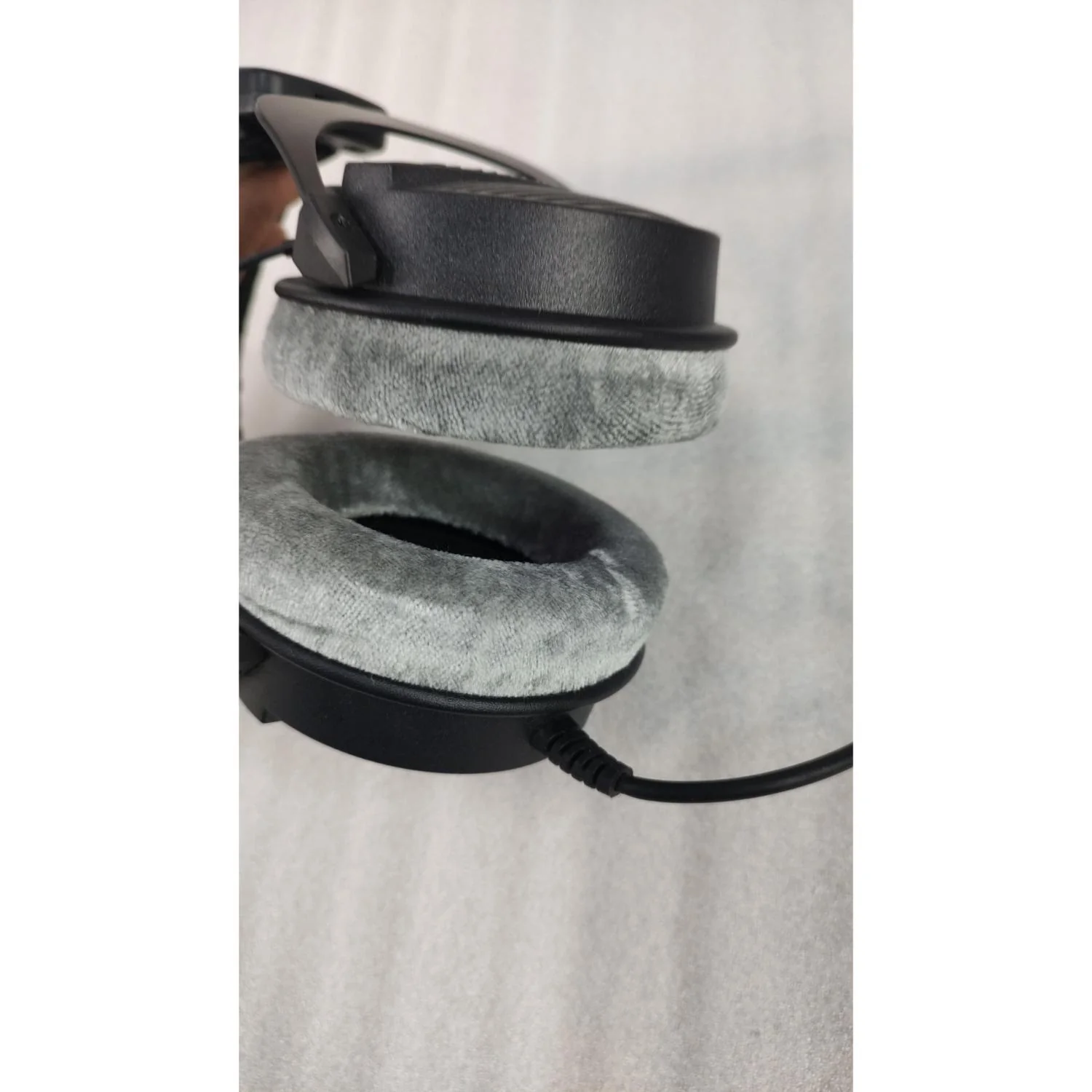 Beyerdynamic DT 990 Pro 250 ohms Over Ear Wired Headphone - Black - Open Box - Image 6