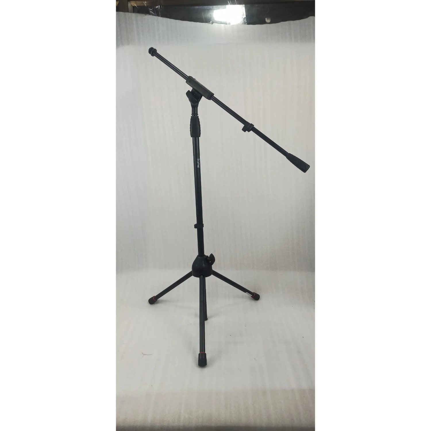 Gator Frameworks GFW-MIC-2010 Tripod Mic Stand with Standard Twist Clutch and Single Section Boom - Open Box B Stock - Image 2