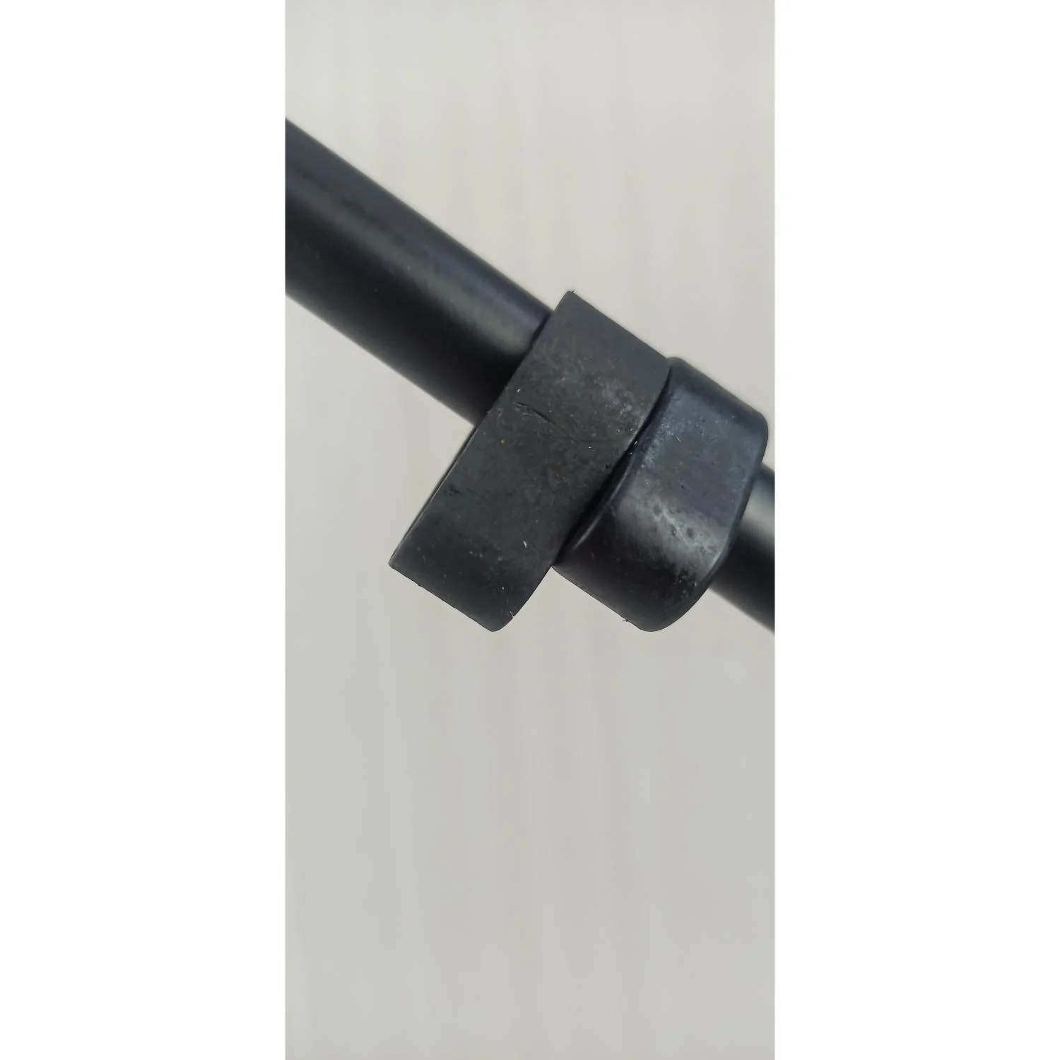 Gator Frameworks GFW-MIC-2010 Tripod Mic Stand with Standard Twist Clutch and Single Section Boom - Open Box B Stock - Image 5