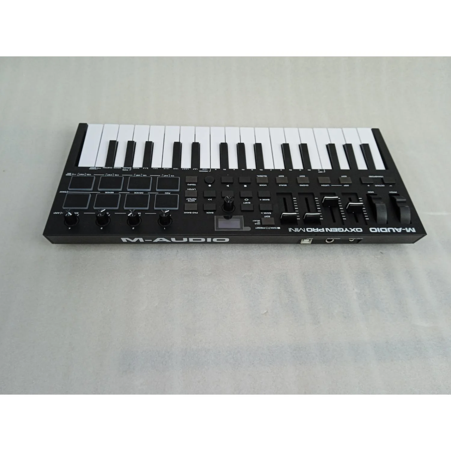 M-Audio Oxygen Pro USB Powered MIDI Controller With Smart Controls & Auto Mapping - Open Box B Stock - Image 3