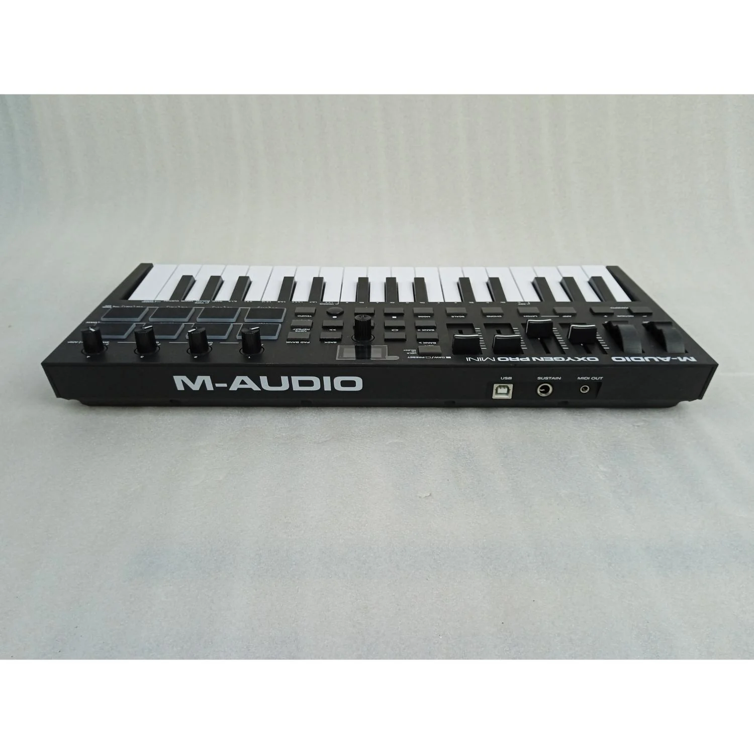 M-Audio Oxygen Pro USB Powered MIDI Controller With Smart Controls & Auto Mapping - Open Box B Stock - Image 4