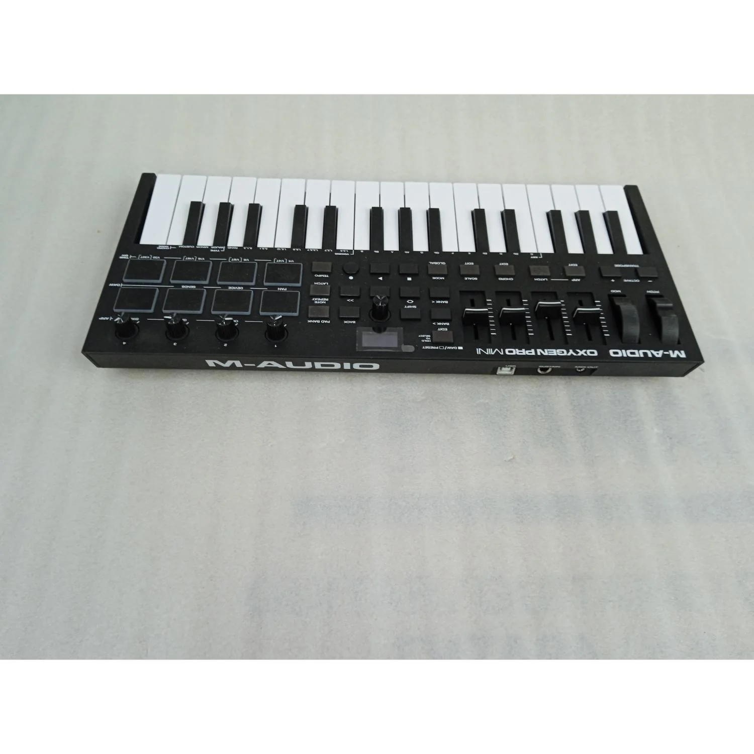 M-Audio Oxygen Pro USB Powered MIDI Controller With Smart Controls & Auto Mapping - Open Box B Stock - Image 7
