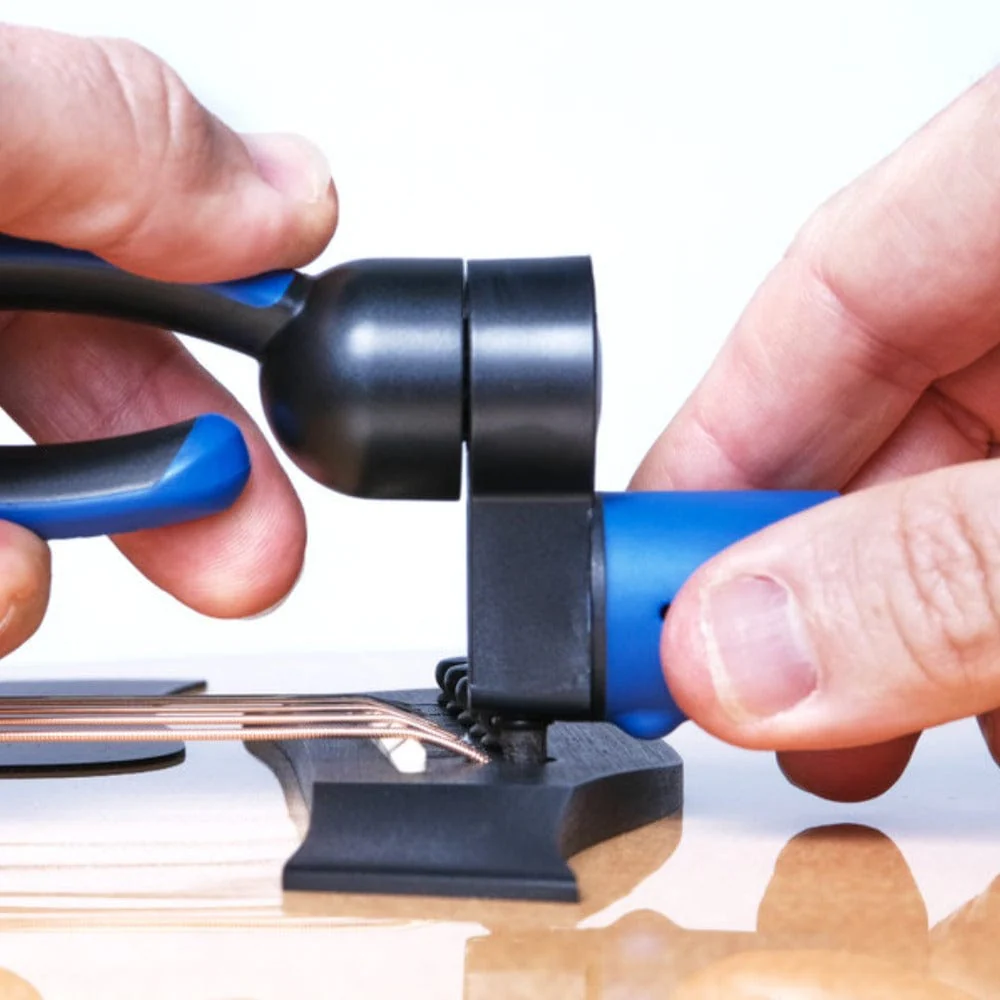 Music Nomad MN223 GRIP Cutter Puller All in One String Winder - Image 6