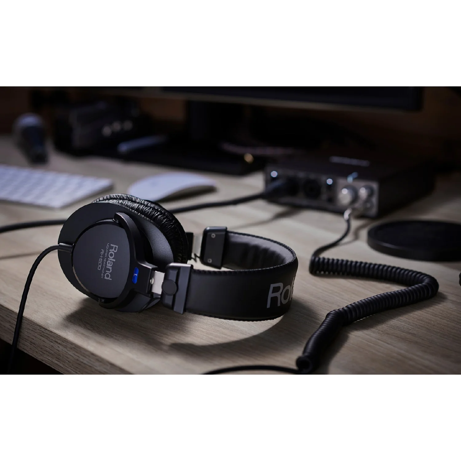 Roland RH-200 Monitor Headphones - Image 2