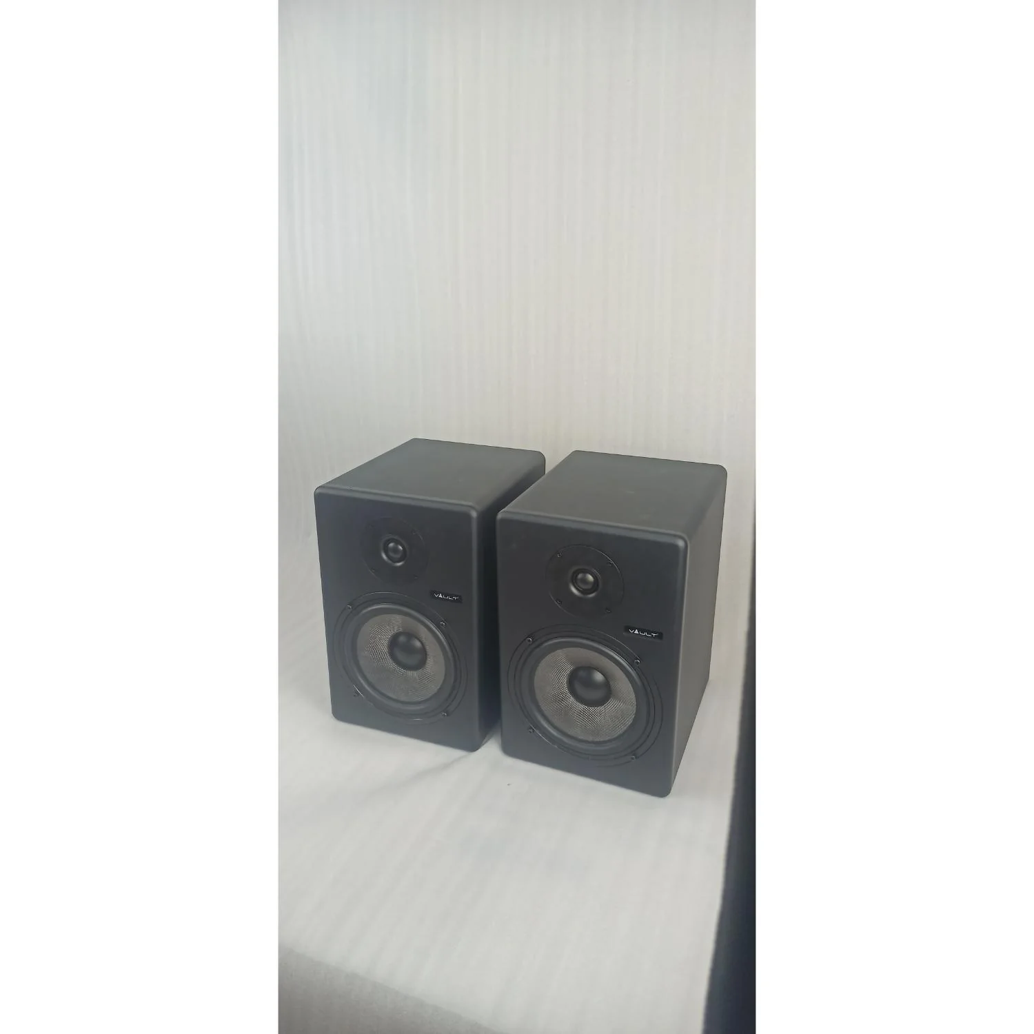 Vault C8 8-Inch Powered Studio Monitors - Pair - Open Box - Image 3