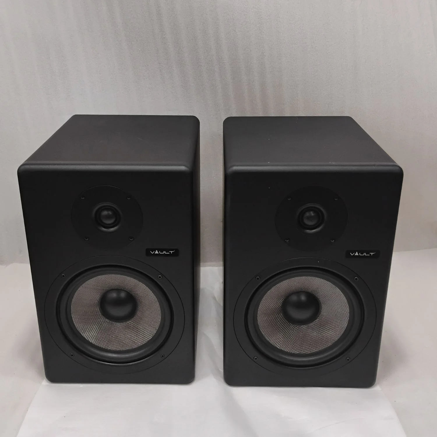 Vault C8 8-Inch Powered Studio Monitors - Pair - Open Box - Image 36