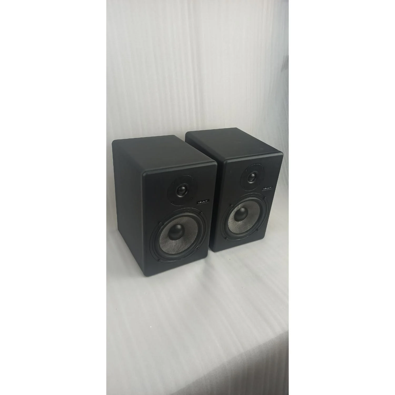Vault C8 8-Inch Powered Studio Monitors - Pair - Open Box - Image 4
