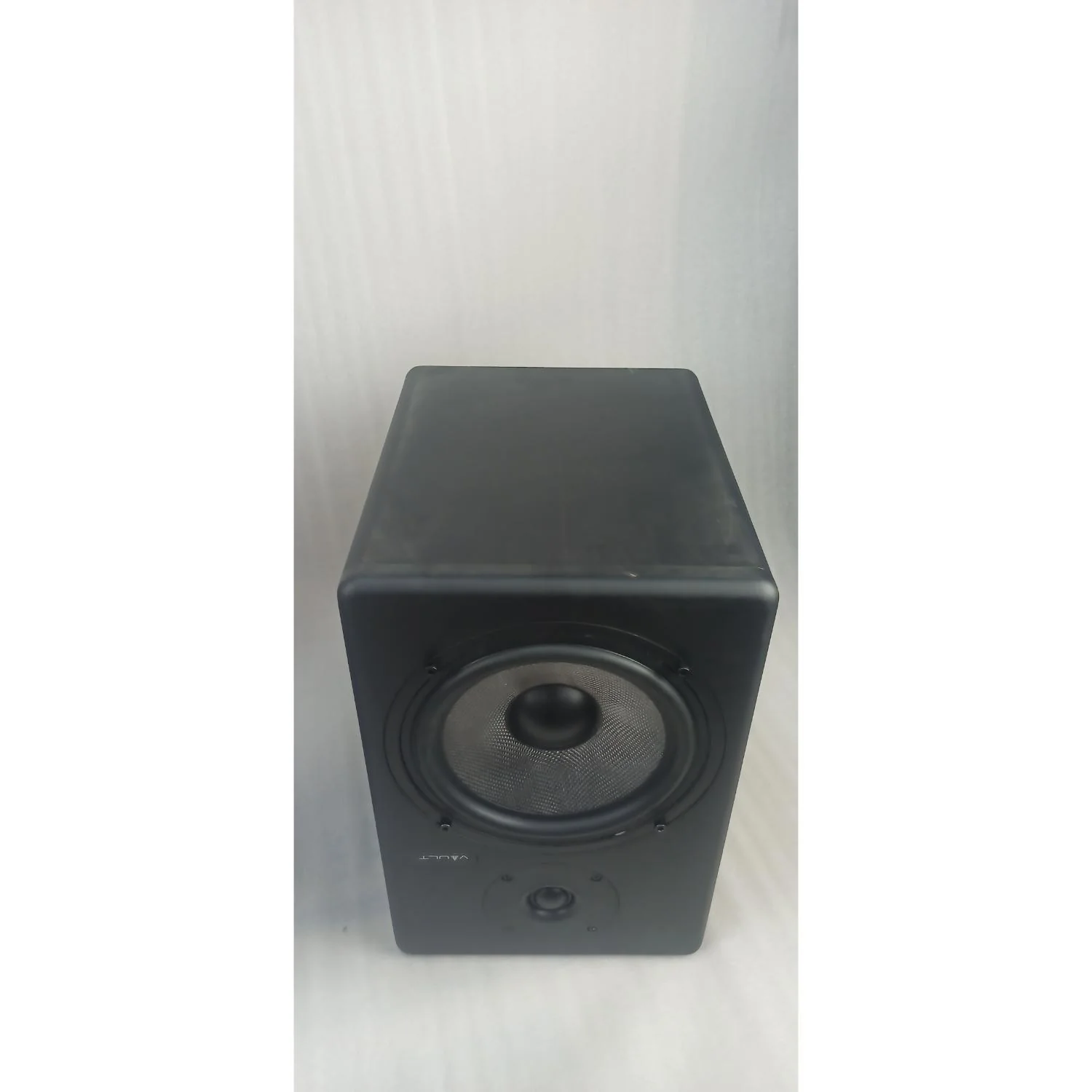 Vault C8 8-Inch Powered Studio Monitors - Pair - Open Box - Image 6