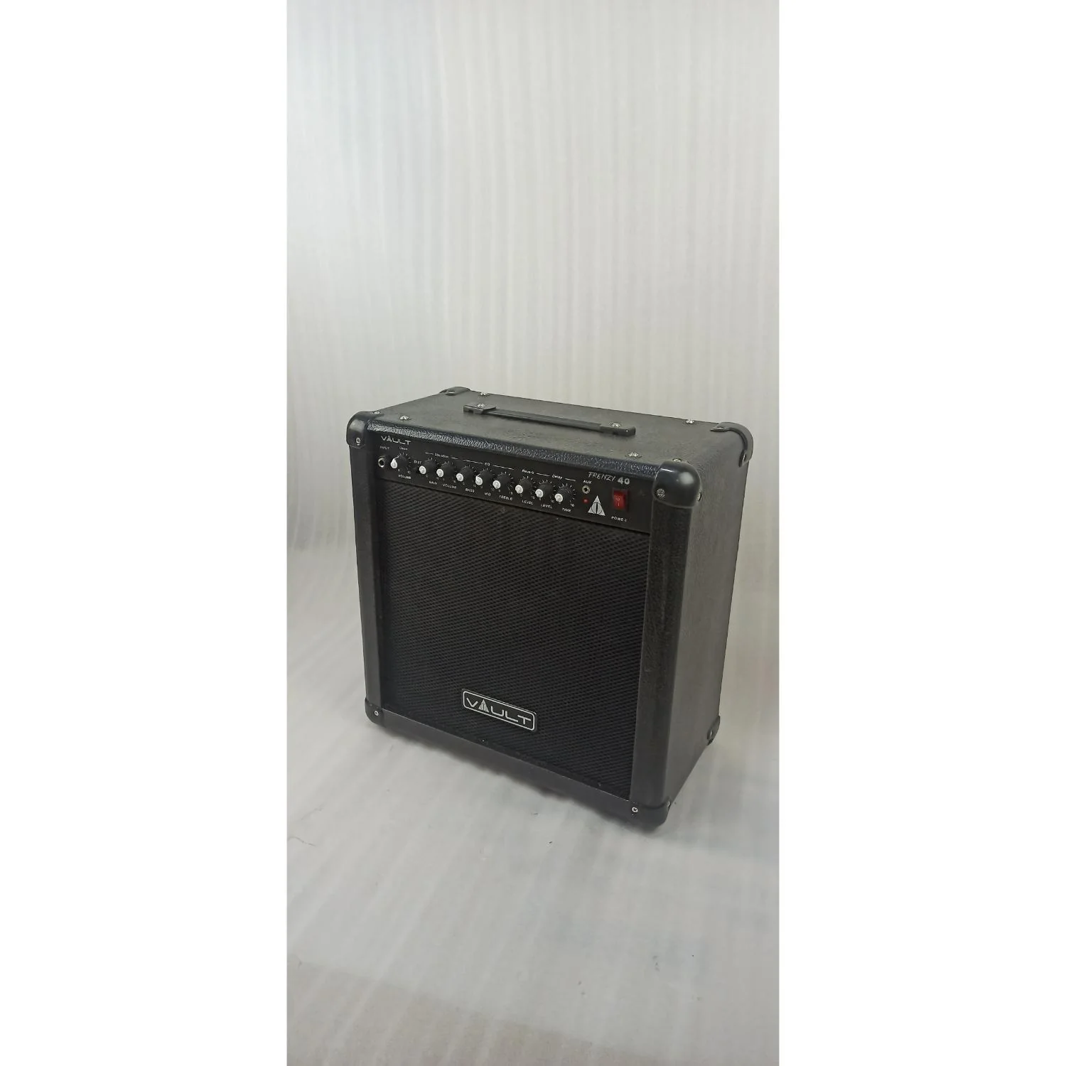 Vault Frenzy 40 Watt Combo Guitar Amplifier with Analog Distortion, Reverb & Delay All Playable Together - Open Box - Image 21